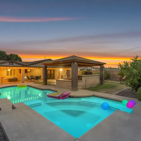 Perfect Spacious Escape With Heated Pool And Spa